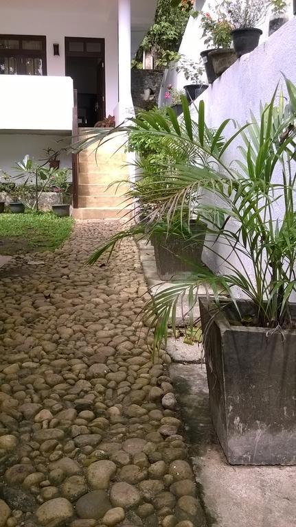Sleepy Head Guesthouse Unawatuna Luaran gambar