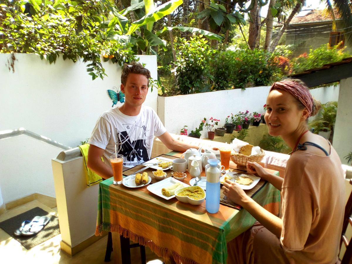 Sleepy Head Guesthouse Unawatuna Luaran gambar